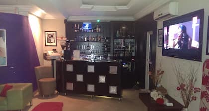 Dcove Hotel & Suites