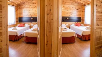 Bungalou estàndard, 2 dormitoris, cuina, vistes a la vall | 2 dormitoris, cortines opaques, bressols gratuïts i llits addicionals