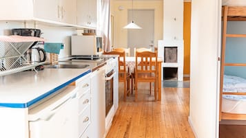 Cabana, vĂĄrias camas (30m2) | 2 quartos
