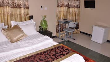 Standard Room | 1 bedroom, minibar, in-room safe, individually decorated