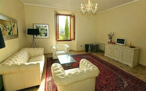 Coin salon dans le hall