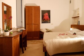 Double Room, 1 Double or 2 Single Beds, Accessible, Private Bathroom | Minibar, desk, free WiFi