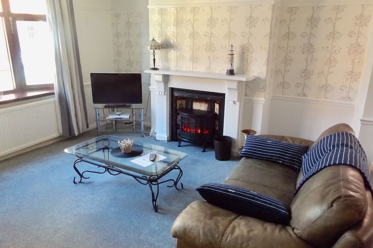 Comfort Apartment, Ensuite | Lounge