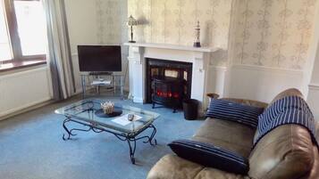 Comfort Apartment, Ensuite | Lounge