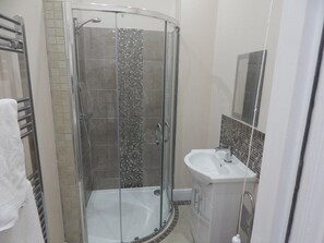 Apartment, Private Bathroom, Sea View (Apartment 1 - 6 Berth) | Bathroom - Harcourt Place (Scarborough)