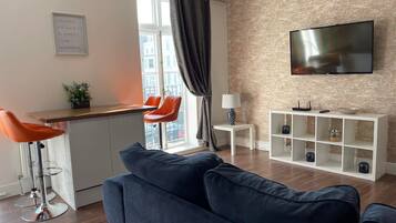 Apartment, Private Bathroom, Sea View (Apartment 1 - 6 Berth) | Living area