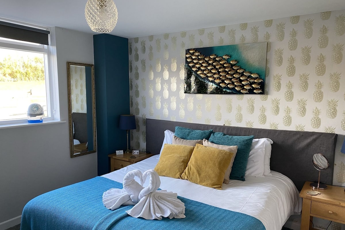 Double or Twin Room, Ensuite | Egyptian cotton sheets, premium bedding, memory foam beds