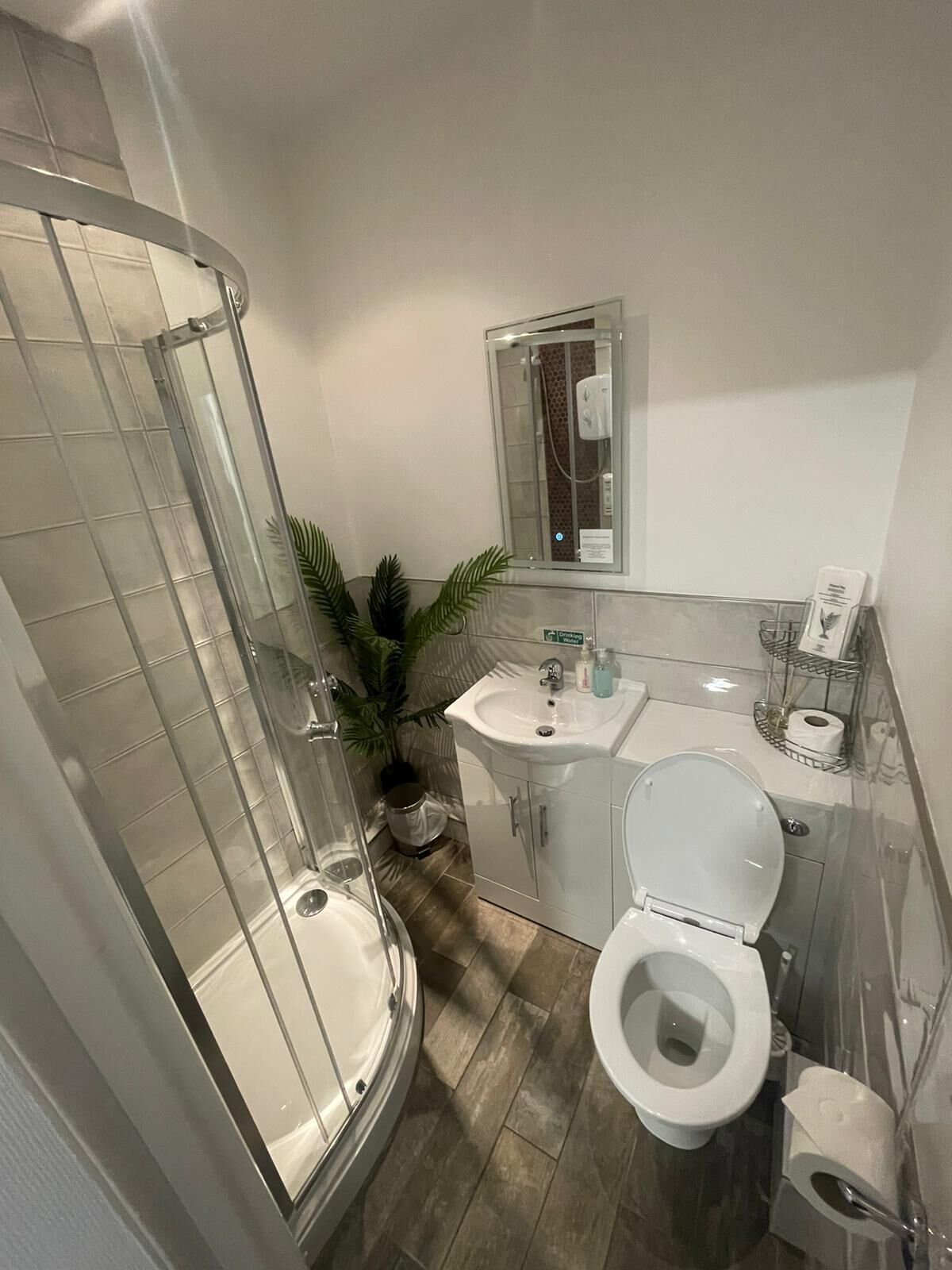 Photo - The Riverside inn