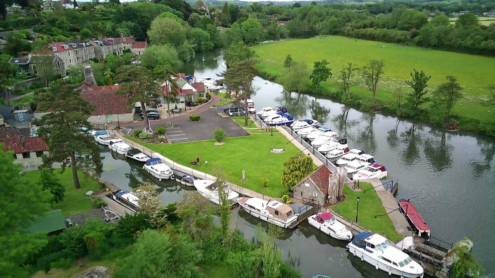 Photo - The Riverside inn