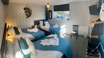 Triple Room, Ensuite | Egyptian cotton sheets, premium bedding, memory foam beds