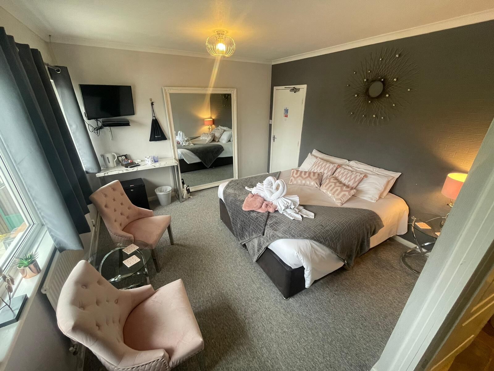 Double or Twin Room, Ensuite | Egyptian cotton sheets, premium bedding, memory-foam beds