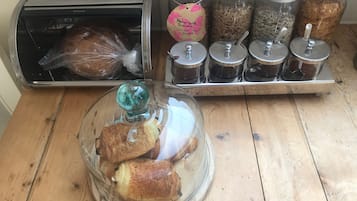 Double Room (Junior Suite) | Private kitchen | Fridge, microwave, coffee/tea maker, toaster