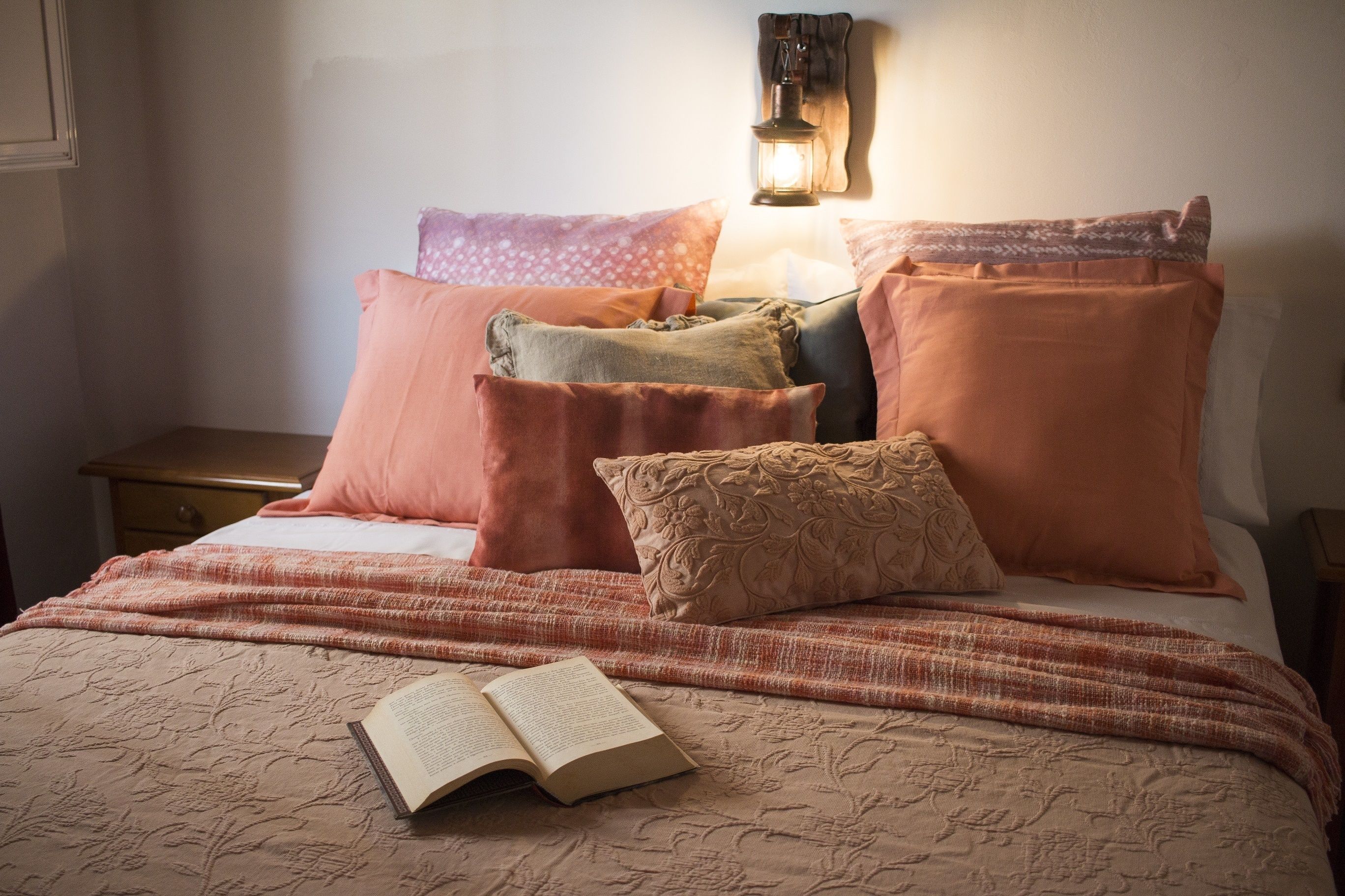 Cortinas blackout, tabla de planchar con plancha y wifi gratis 