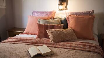 Double Room | Blackout curtains, iron/ironing board, free WiFi, bed sheets