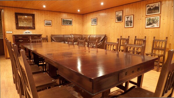 Meeting facility