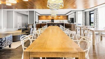 Free buffet breakfast on weekends