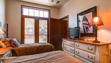 Condo, 3 Bedrooms | Free WiFi