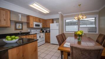 Refrigerador y microondas