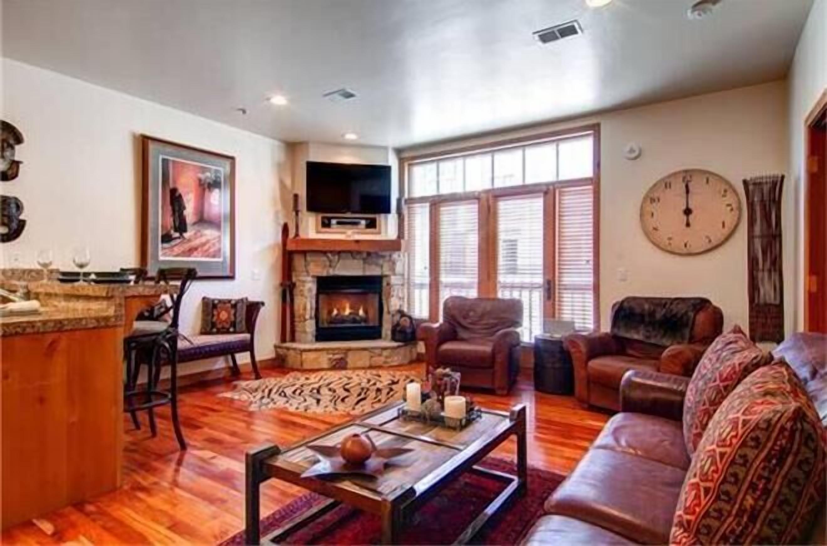 Condo, 3 Bedrooms | Living area | TV, fireplace, DVD player