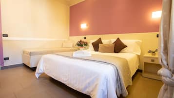 Caja de seguridad en la habitación y escritorio