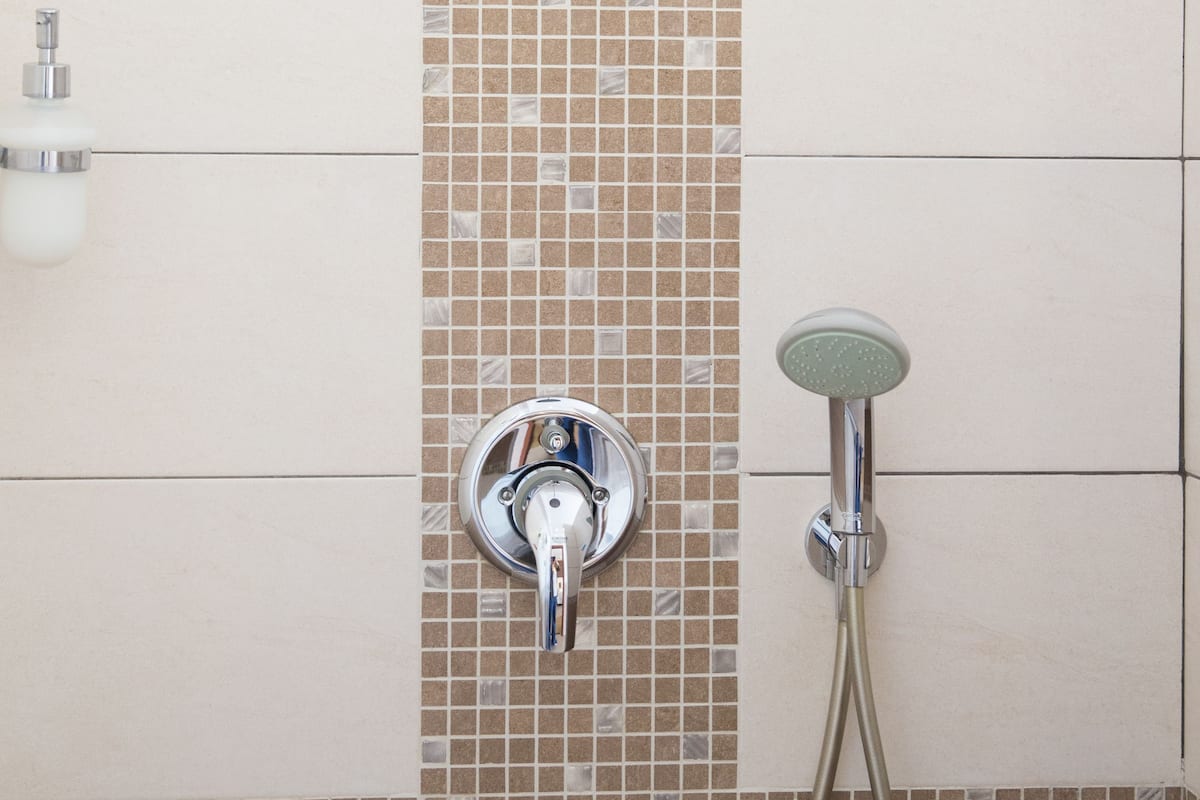 Kamar Double atau Twin | Shower kamar mandi