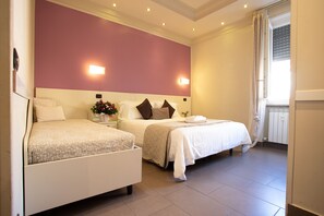 Tripla Standard | Una cassaforte in camera, una scrivania, letti aggiuntivi (a pagamento)