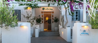 Milos Bay Suites