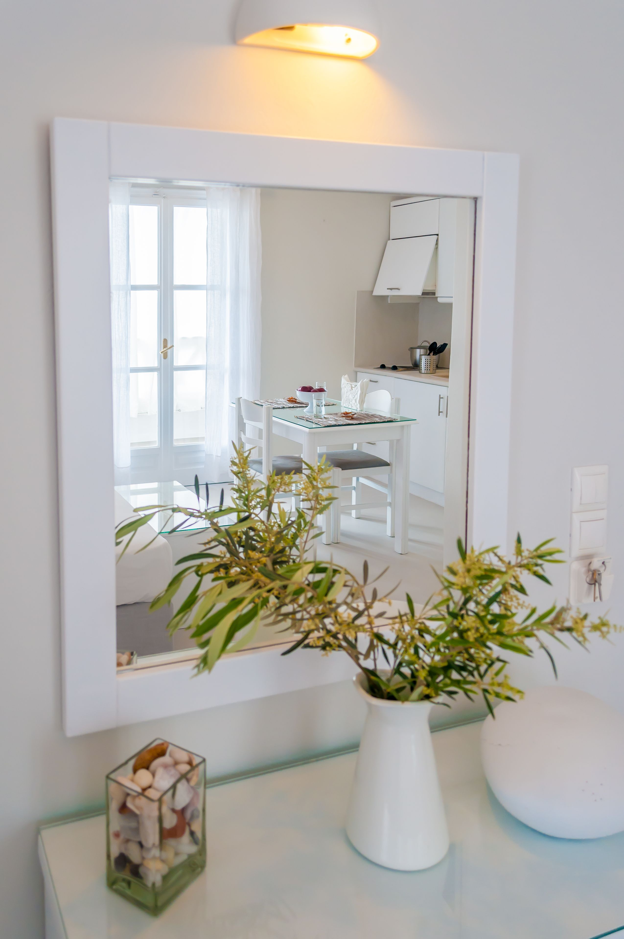 Estudio superior, vista al mar | Caja de seguridad en la habitación y escritorio 