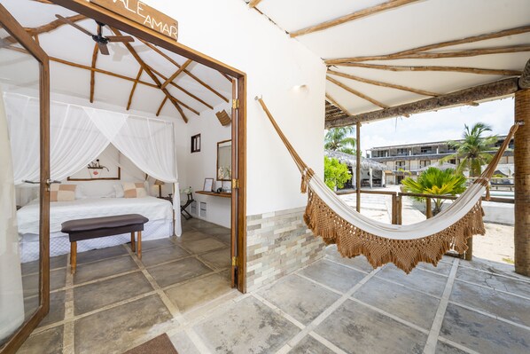 浪漫木屋 | 迷你吧