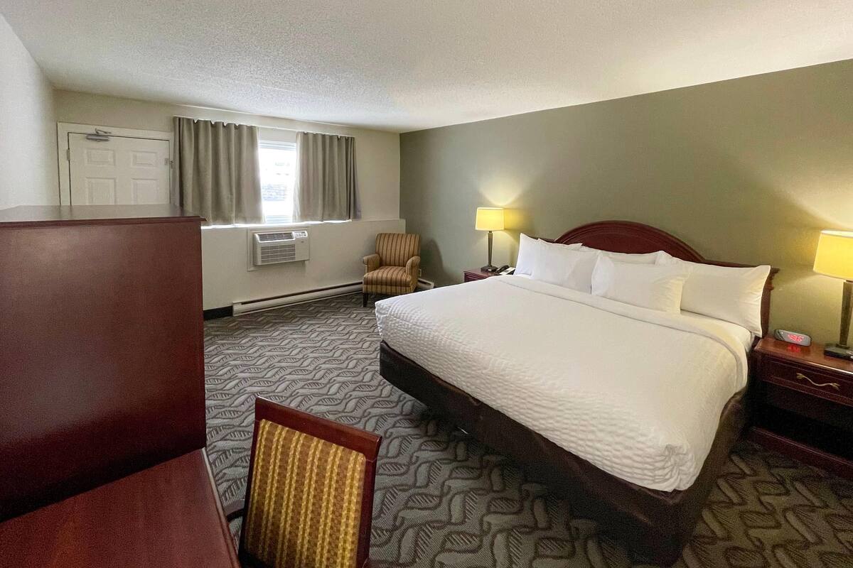 Desk, iron/ironing board, free WiFi, bed sheets