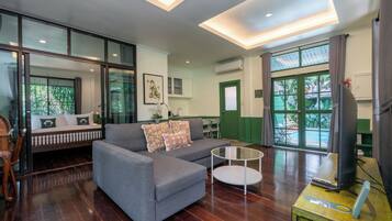 Pool Villa 2 Bedrooms | Living area | LCD TV