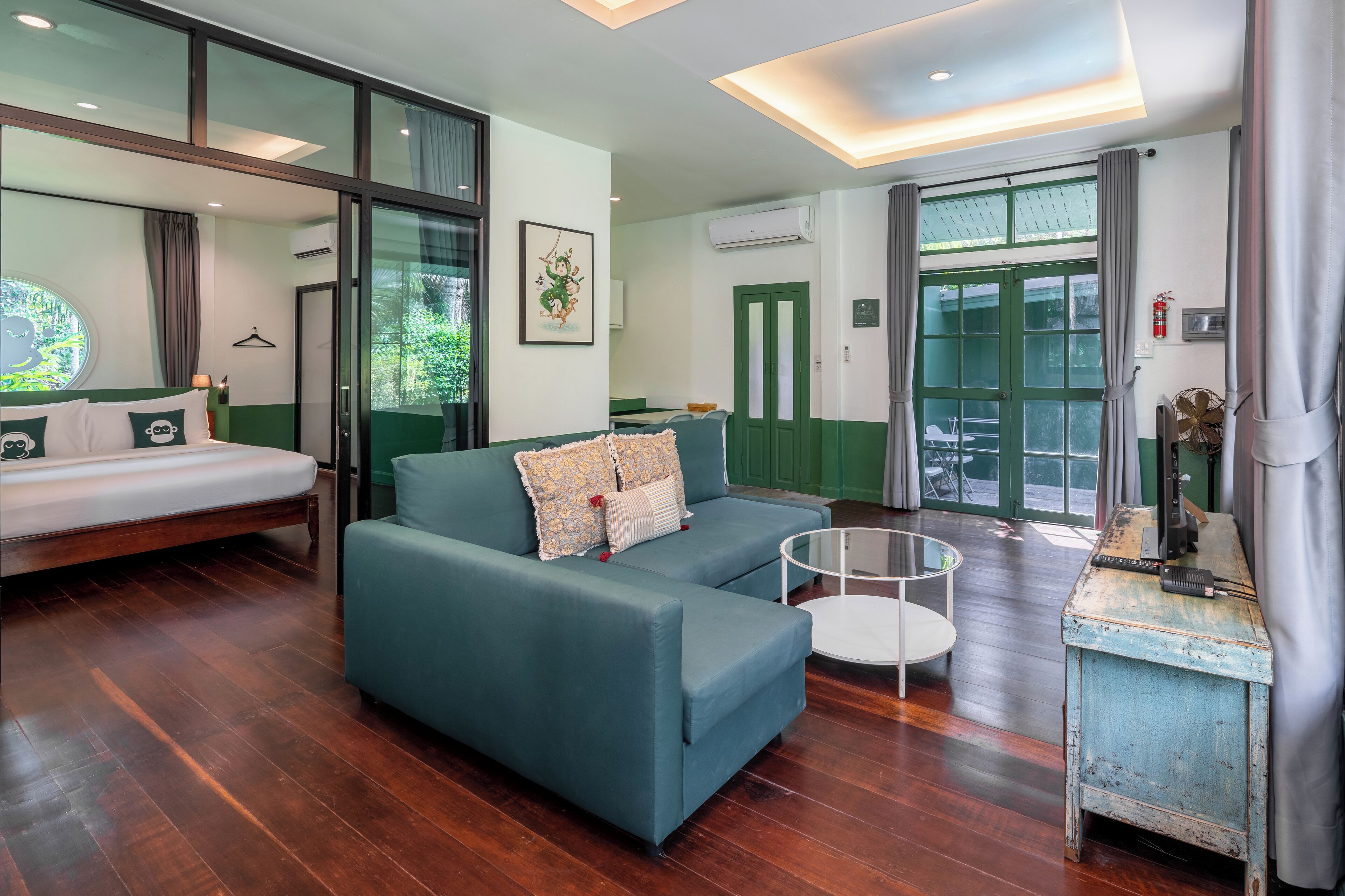 Family 2 Bedrooms | Área de sala de estar | Televisión LCD 