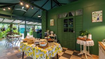 Free continental breakfast