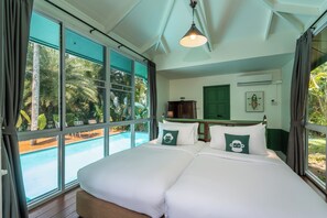 Pool Villa 2 Bedrooms | Literie hypoallergénique, coffre-fort, bureau, accÚs au Wi-Fi (inclus)