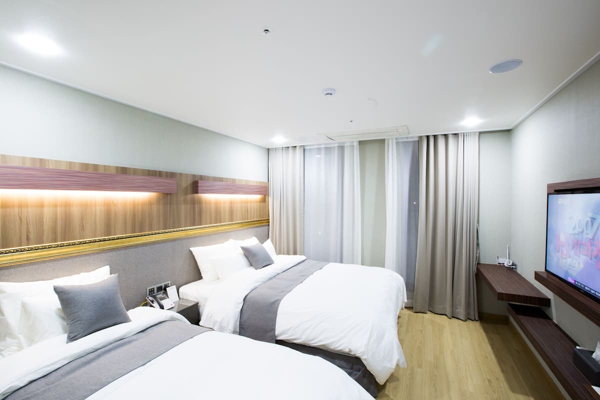 in-room safe, desk, blackout curtains, soundproofing