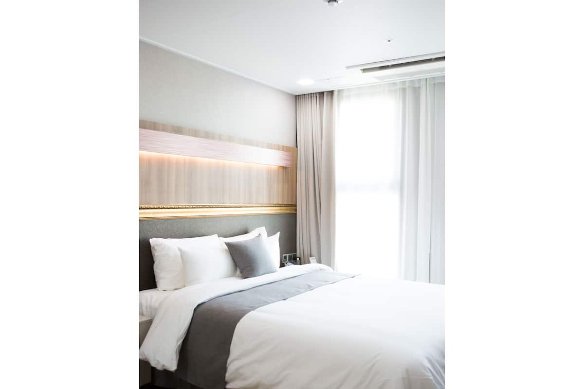 in-room safe, desk, blackout curtains, soundproofing