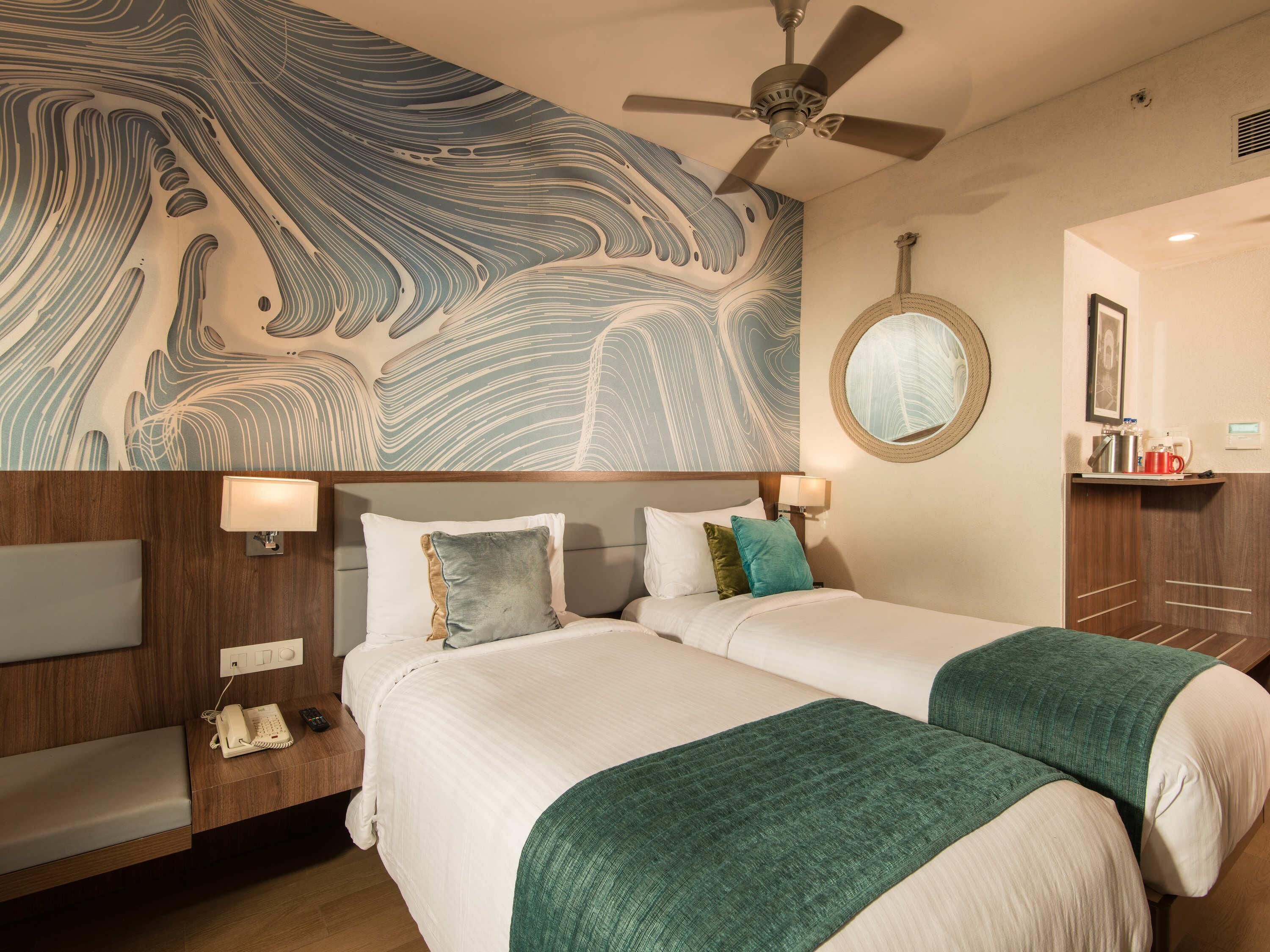 Deluxe Twin Room, 2 Twin Beds | Minibar, in-room safe, desk, soundproofing