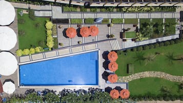 Indoor pool, 2 outdoor pools, pool umbrellas, pool loungers