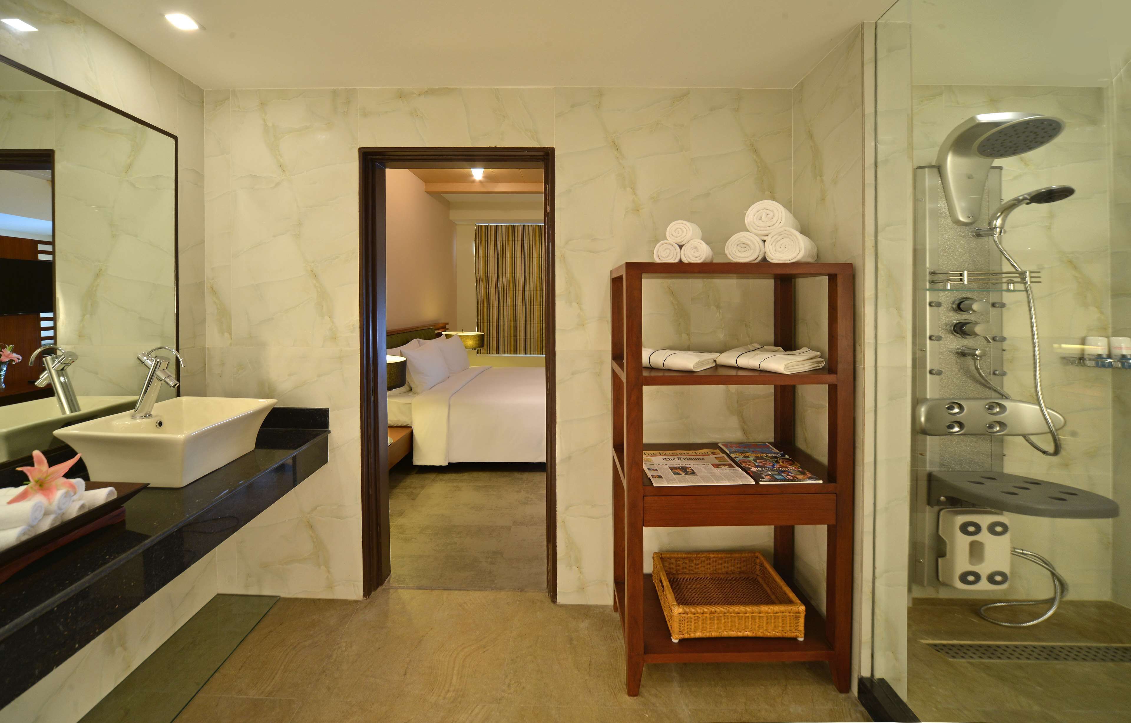 suite, 2 bedrooms | bathroom | shower, hair dryer, slippers, bidet