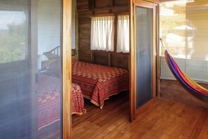 Business Room, Balcony, Ocean View | 1 bedroom, in-room safe, desk, free WiFi - Galapagos Chalet (Puerto Ayora)