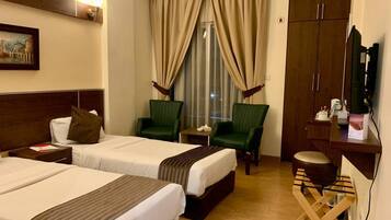 标准双人房或双床房 | 2 多间卧室、迷你吧、客房内保险箱、隔音