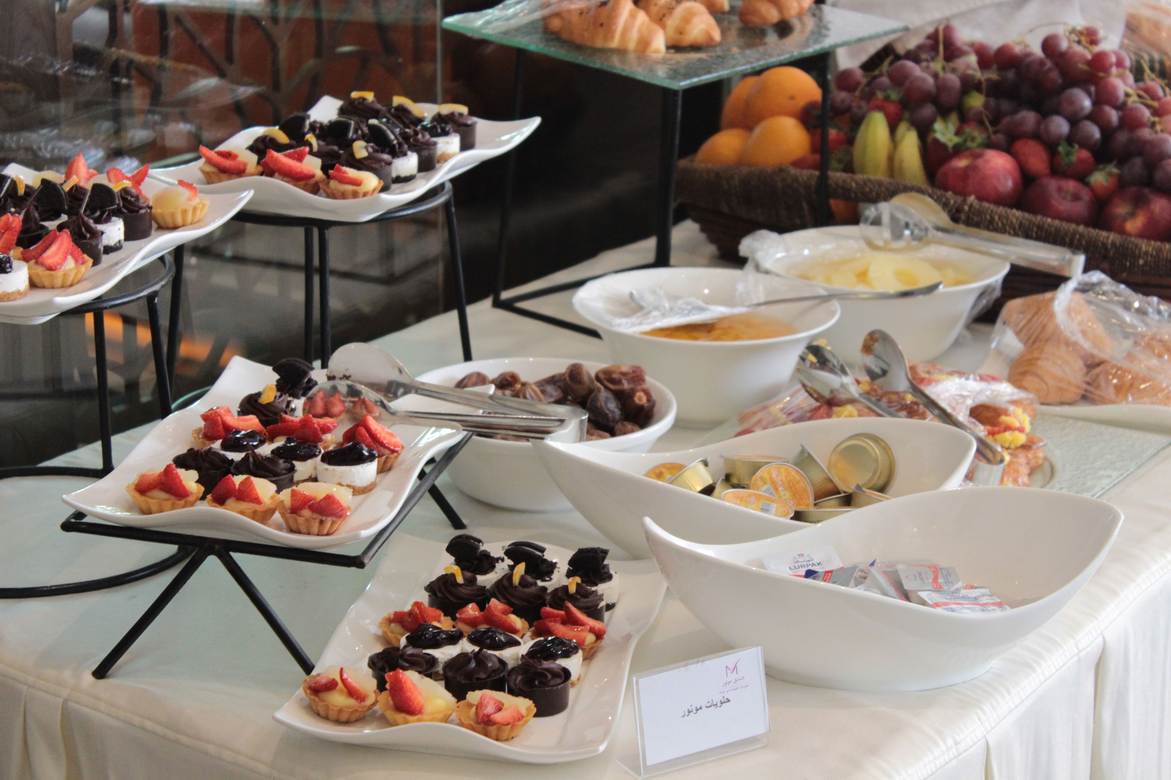 อาหารเช้าแบบบุฟเฟ่ต์ทุกวัน (JOD 5 ต่อคน)