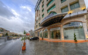 Parking gratuit, parking avec voiturier