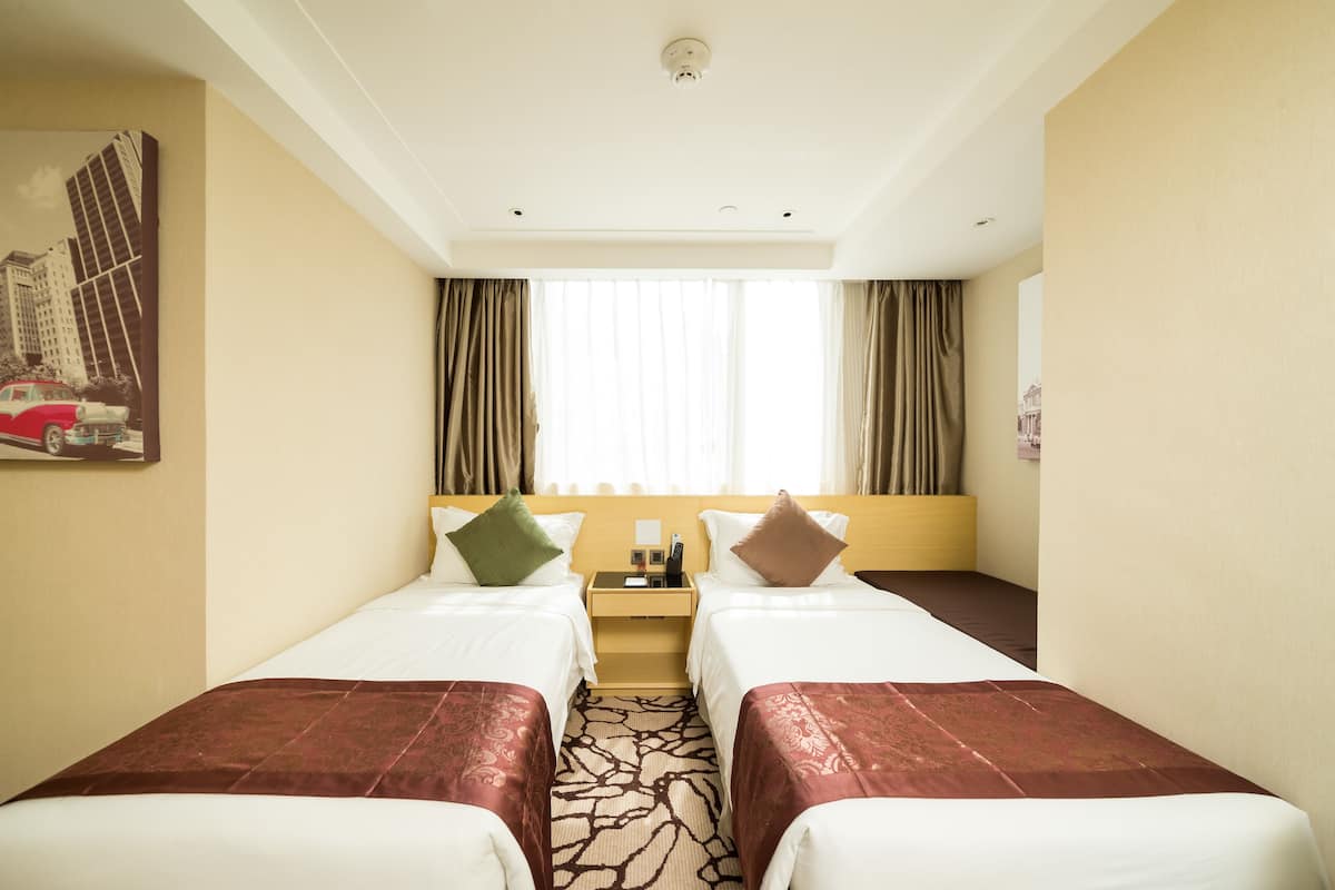Egyptian cotton sheets, premium bedding, minibar, in-room safe