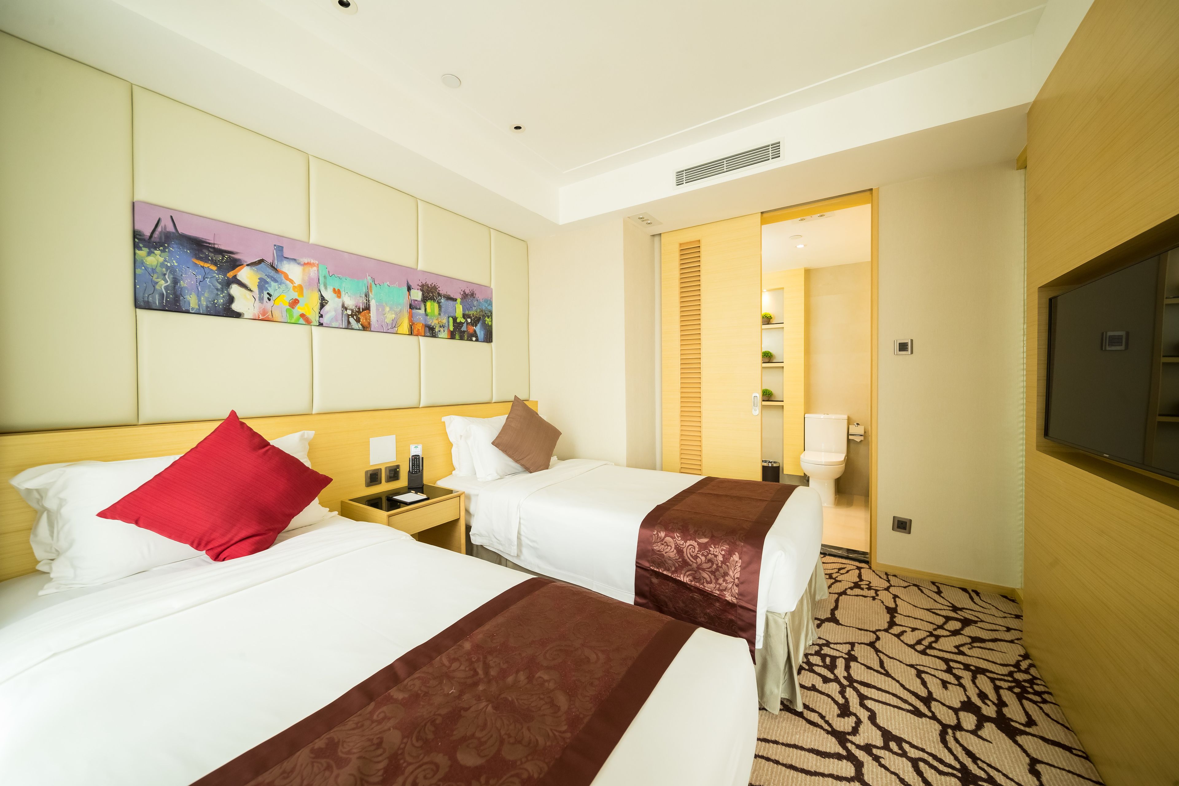 premier suite (2 double or 1 twin and 1 double bed) | 1 bedroom, egyptian cotton sheets, premium bedding, minibar