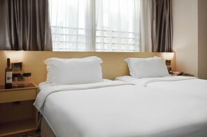 Egyptian cotton sheets, premium bedding, minibar, in-room safe