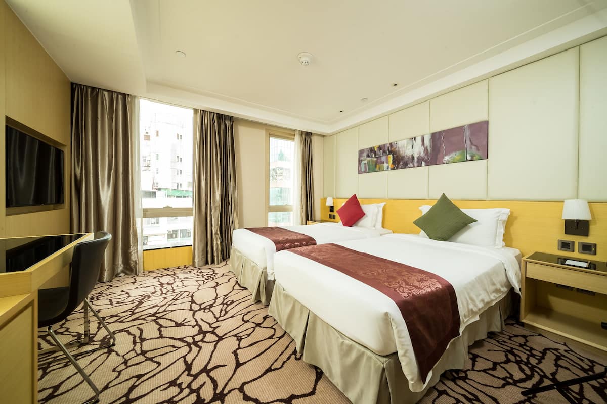 Deluxe City View Room | Egyptian cotton sheets, premium bedding, minibar, in-room safe