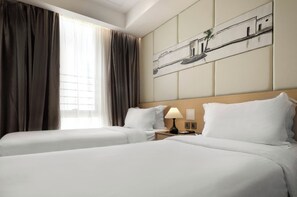 プレミア スイート (2 Double OR 1 Twin and 1 Double Bed) | エジプト綿のシーツ、高級寝具、ミニバー、セーフティボックス (室内)