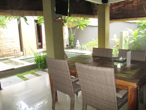 Breakfast for a fee - The Gatra Villa (Kerobokan)