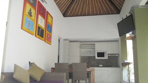 Breakfast area - The Gatra Villa (Kerobokan)